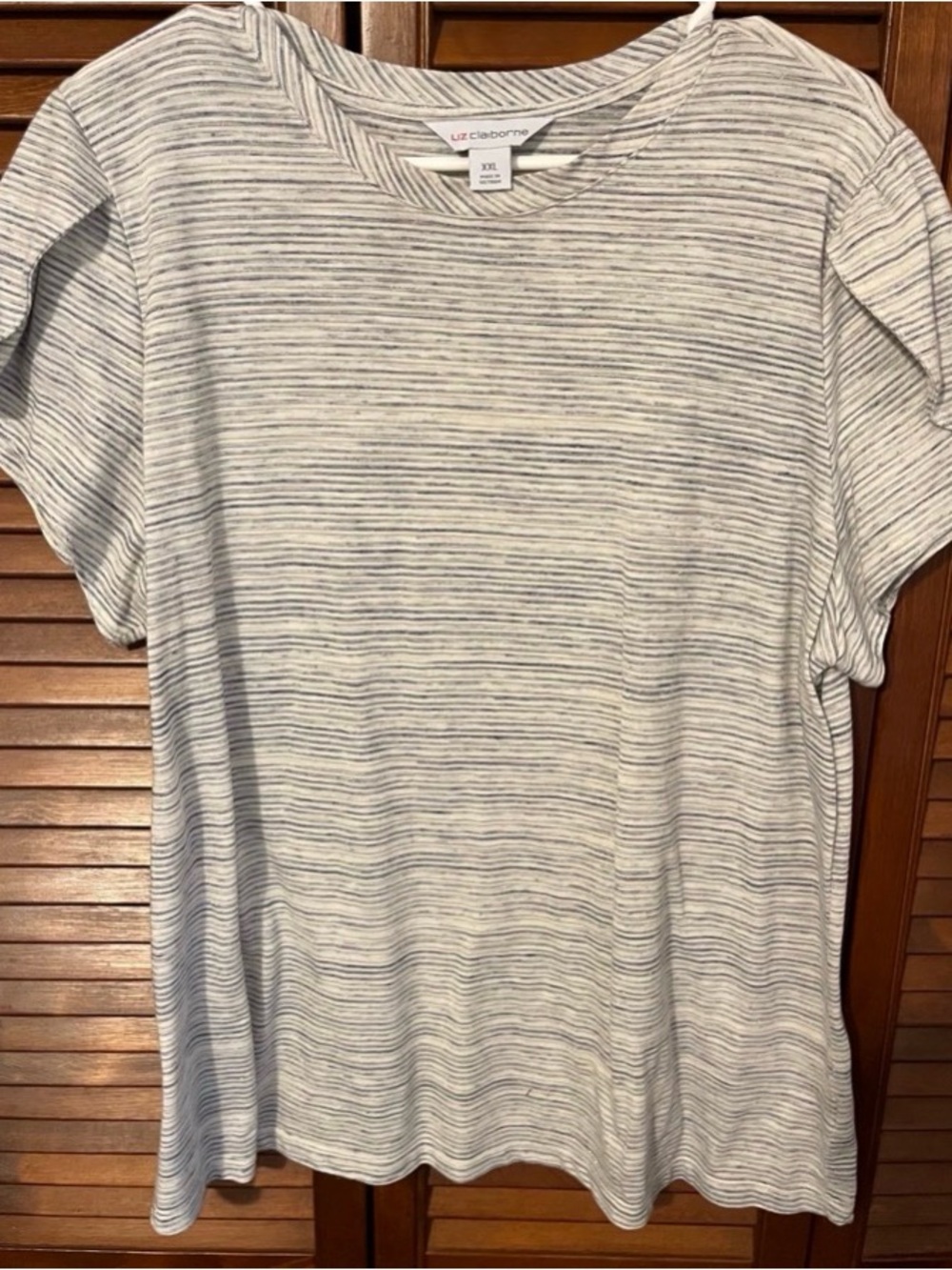 Liz Claiborne White and Light Gray Striped Short Sleeve Tee